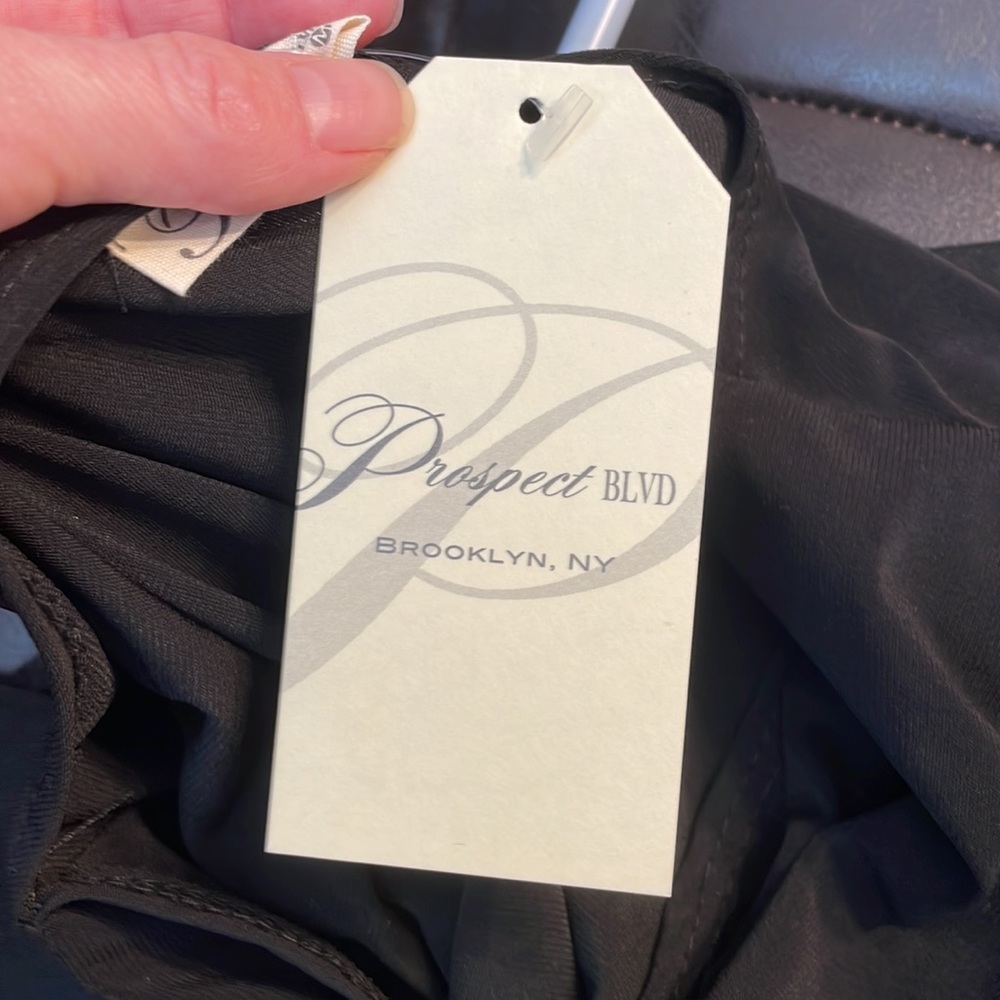 Flattering drape neck, faux layered top - Picture 3 of 5